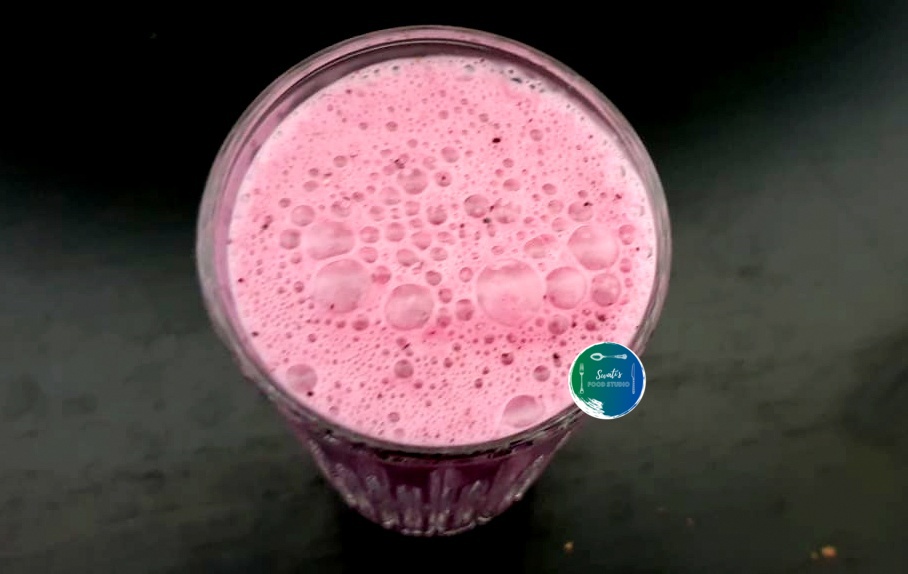 Blueberry, Oats & Coconut Milk smoothie